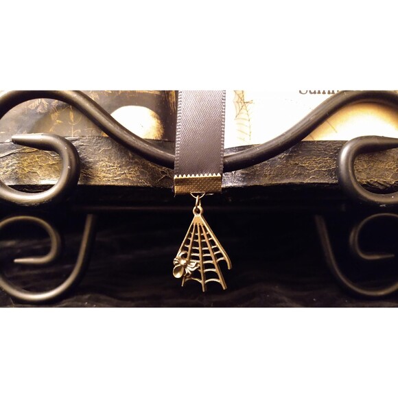 BLACK FLAME CANDLE Spell Book Halloween Spooky Witch Decor - Picture 5 of 6